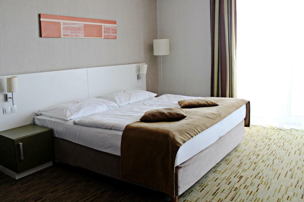 Hotel Empire ترنافا المظهر الخارجي الصورة